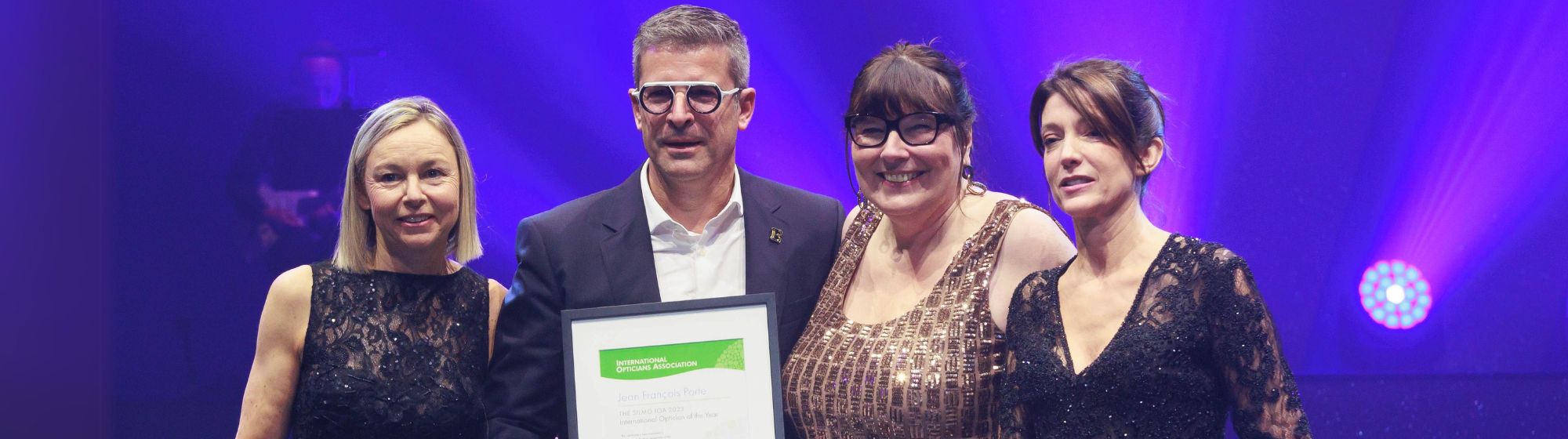Lauréat du prix IOA d'opticien de l'année 2024