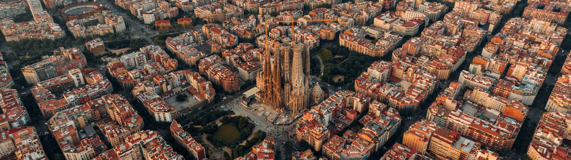 Vue aérienne de Barcelone. Photo de Logan Armstrong sur Unsplash.