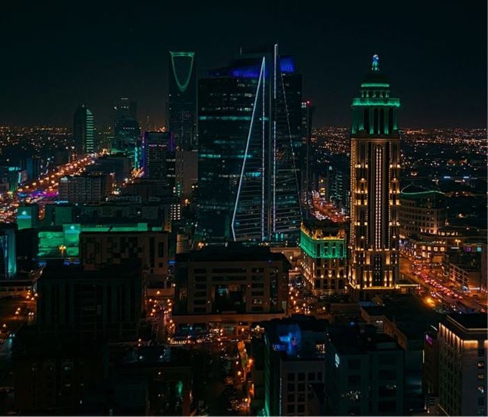 Photo de la skyline de Riyad de nuit, par saifaldhaher